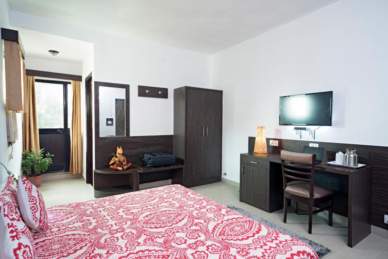 R C Palace Hotel Bhiwadi Eksteriør bilde